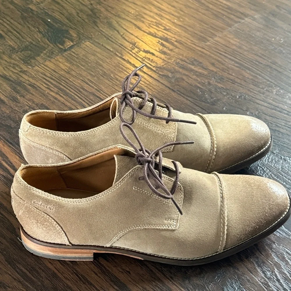 Clarks 1825 Collection Exton Cap LaceUp Oxfords Taupe Suede, Men Sz 11, Like New